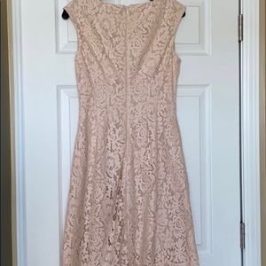 Vince Camuto blush and nude lace dress size 4